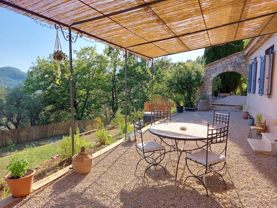Maison A La Campagne Avec Spa Et Piscine Tourrettes-sur-Loup Kültér fotó