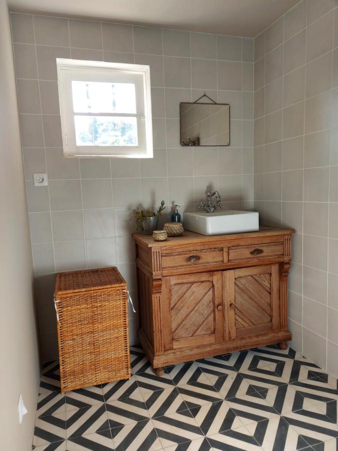 Maison A La Campagne Avec Spa Et Piscine Tourrettes-sur-Loup Kültér fotó