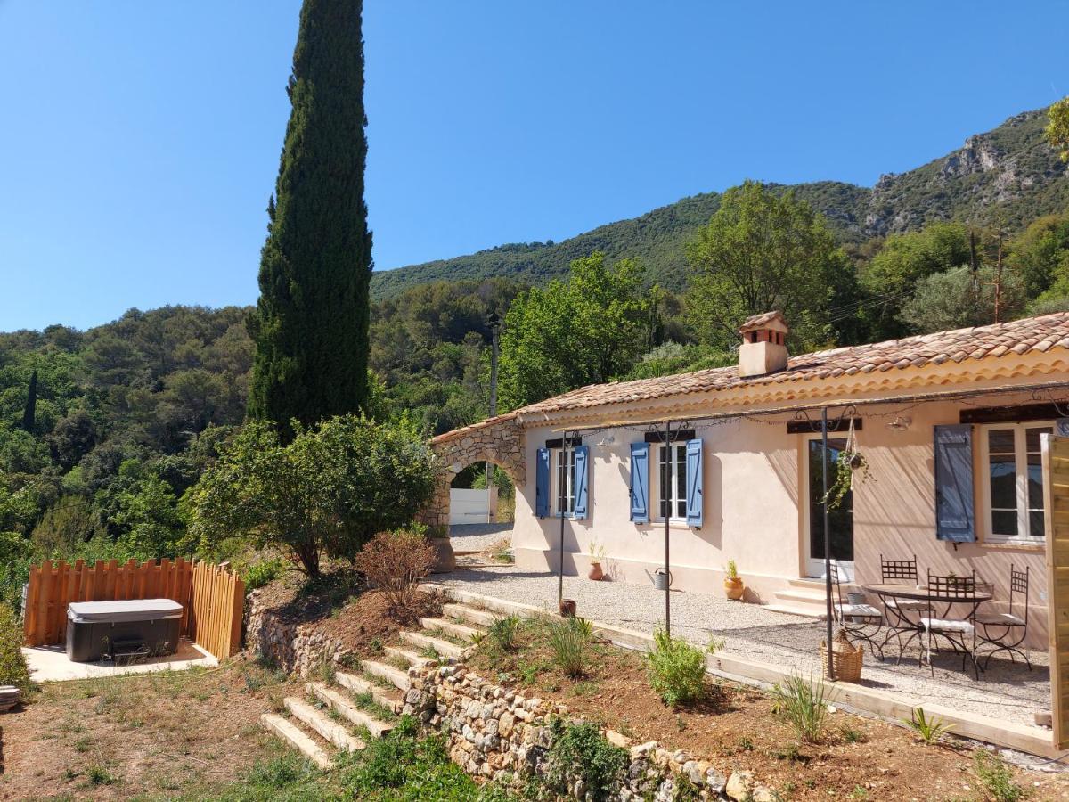 Maison A La Campagne Avec Spa Et Piscine Tourrettes-sur-Loup Kültér fotó